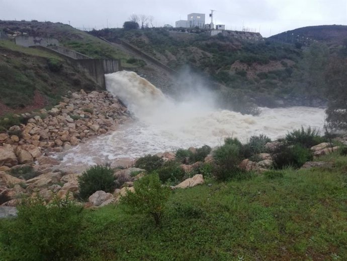 Se intensifica la vigilancia en el embalse del agrio de Aznalcóllar por el rápido ascenso del nivel del agua.