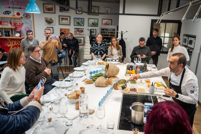 Caprabo y la Federació Catalana DOP-IGP celebran la Jornada Gastronómica de Productos de Proximidad del Calçot de Valls (Tarragona)