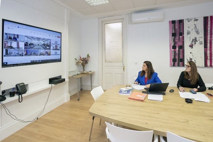 La consejera de Inclusión Social, Begoña Gómez del Río, la directora del ICASS, Carmen Arce, en la Conferencia Sectorial