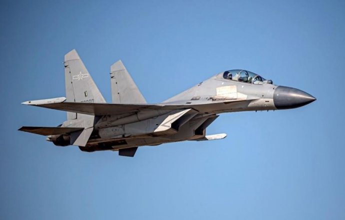 Archivo - Arquivo - Avião de combate chinês J-16