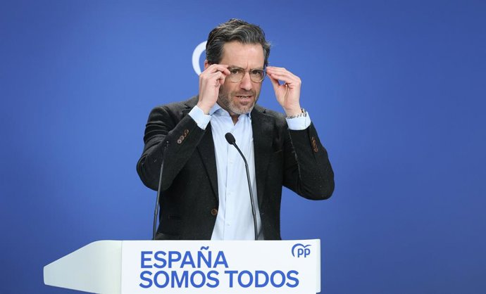 Archivo - Arquivo - O porta-voz do PP, Borja Sémper, durante uma coletiva de imprensa após o Comitê Diretivo do PP, na sede do partido, em 13 de janeiro de 2025, em Madri (Espanha).