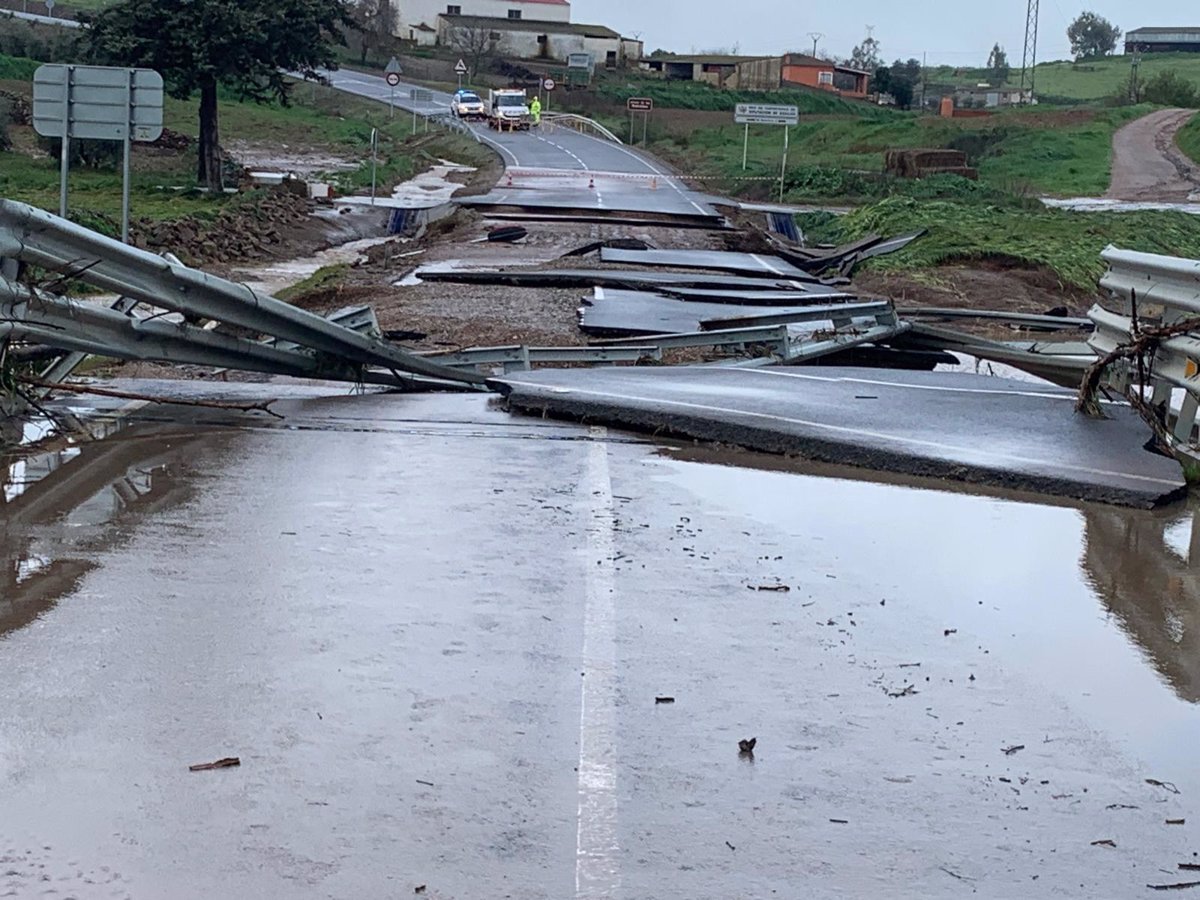 Borrasca Martinho | Directo: Buscan a un motorista arrastrado por la corriente del río Genal (Málaga)