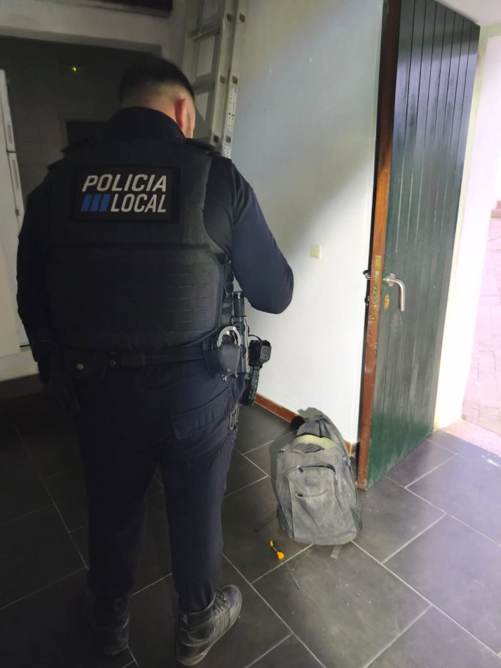 Policía Local de Ibiza en vivienda okupada