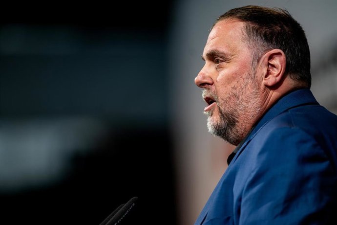 El presidente de ERC, Oriol Junqueras, interviene durante la clausura del 30º Congreso de Esquerra Republicana (ERC), en Nave Ca n'Oliveres, a 16 de marzo de 2025, en Martorell, Barcelona, Cataluña (España).