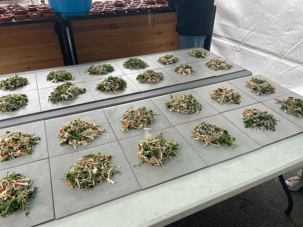 Una de las comidas preparadas en la falla Rubén Darío-Fray Luís Colomer