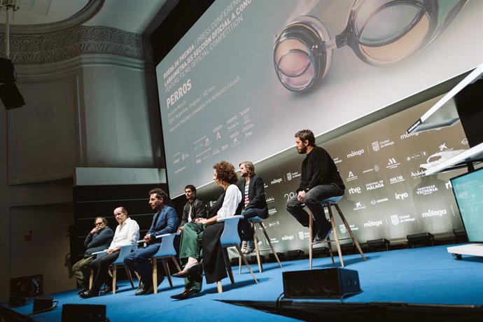 Rueda de prensa de 'Perros' en el Festival de Cine de Málaga