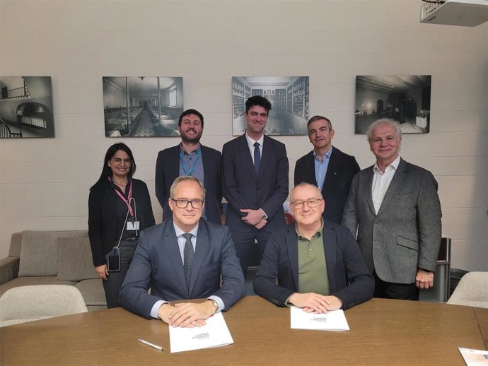 Ester Crusellas, directora RRHH de SAS; Andreu Quintana, responsable de participación y captación de fondos de SAS; Miquel Moncunill, gerente de Mémora Bages; Xavier Poch (director territorial) y Josep Paris (director de desarrollo) de Mémora Catalunya