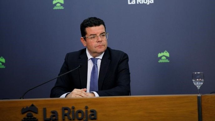 Archivo - El portavoz del Gobierno de La Rioja, Alfonso Domínguez