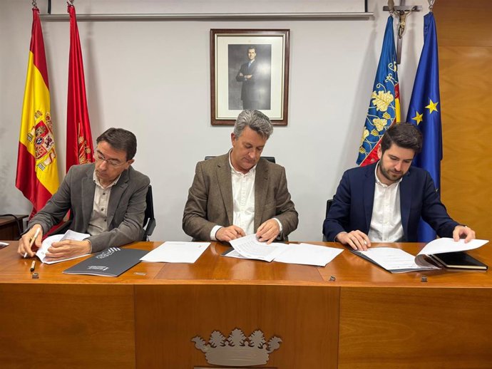 Firma del acuerdo entre Generalitat, Statkraft y STN que permite compatibilizar Arada Solar y el Centro Logístico Cerámico