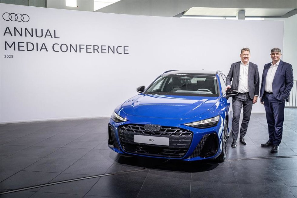 El director general de Audi Gernot Dllner y el director financiero Jürgen Rittersberger en la Conferencia Anual de Prensa de Audi.