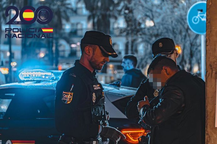 Detienen a un ciudadano con un pasaporte español falsificado en La Jonquera (Girona)