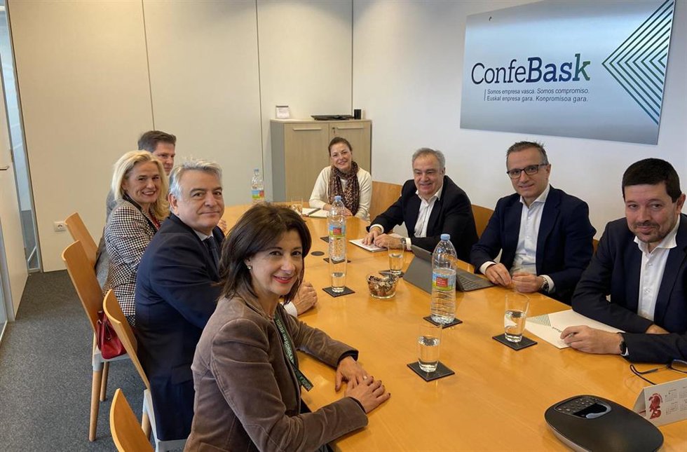 Reunión de Confebask con el PP vasco en Bilbao