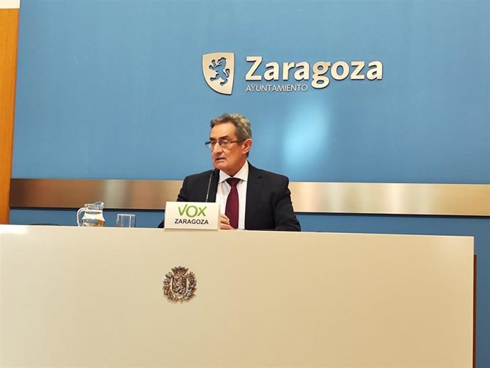 Archivo - El portavoz de VOX en Zaragoza, Julio Calvo