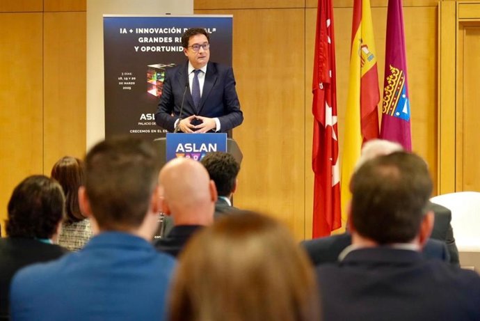 El ministro para la Transformación Digital y de la Función Pública, Óscar López, en la inauguración del Congreso Aslan, a 18 de marzo en Madrid, España.