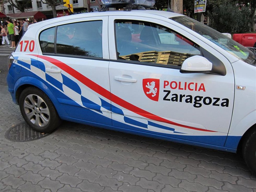 Archivo - Vehículo De La Policía Local De Zaragoza