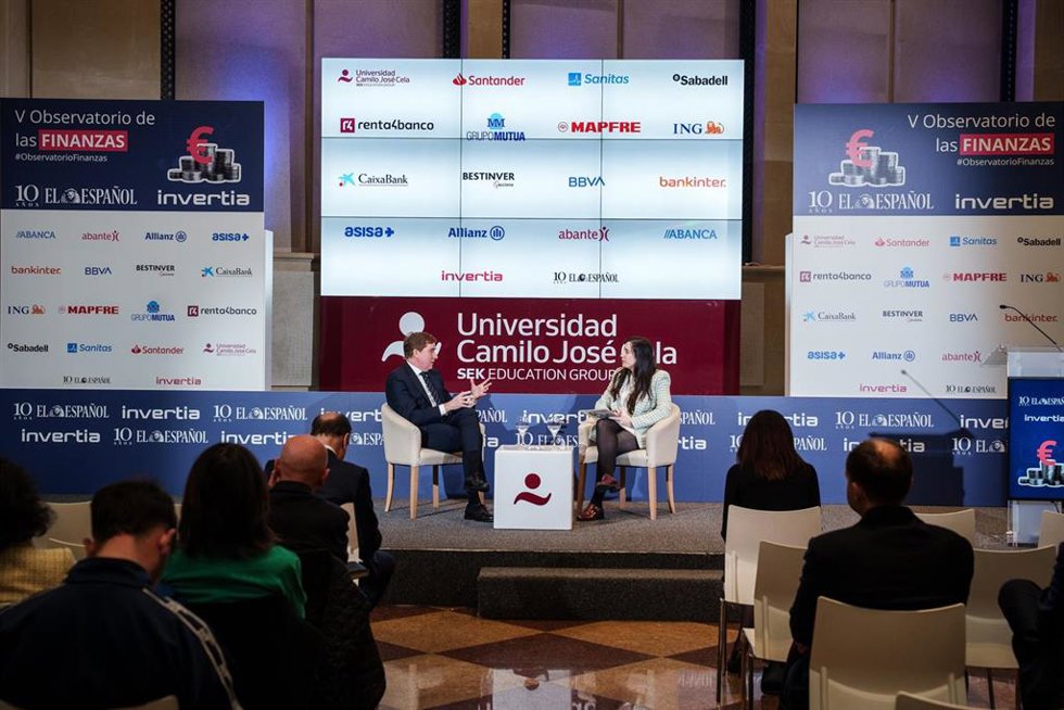 El director de Banca Minorista de BBVA en España, Gonzalo Rodríguez, interviene durante el V Observatorio de las Finanzas organizado por El Español e Invertia, a 18 de marzo de 2025, en Madrid (España).
