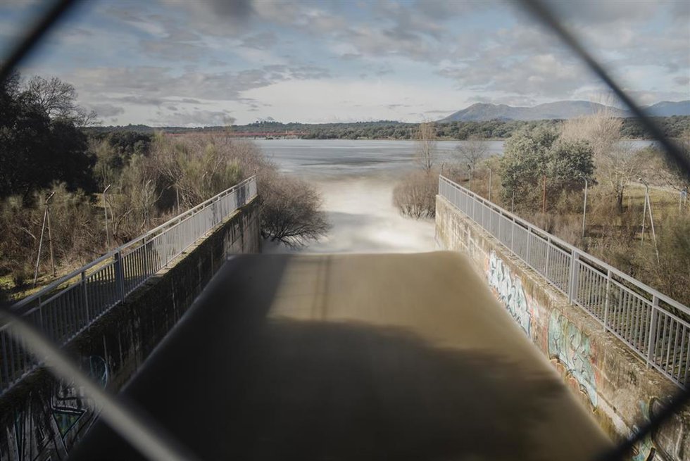 Vista del embalse de Valmayor, a 12 de marzo de 2025, en Valdemorillo, Madrid (España). 