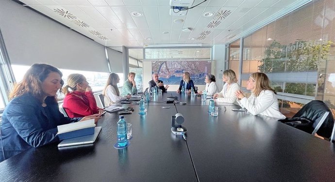 Reunió entre el president del Port de Barcelona, José Alberto Carbonell, i una delegació de Wista