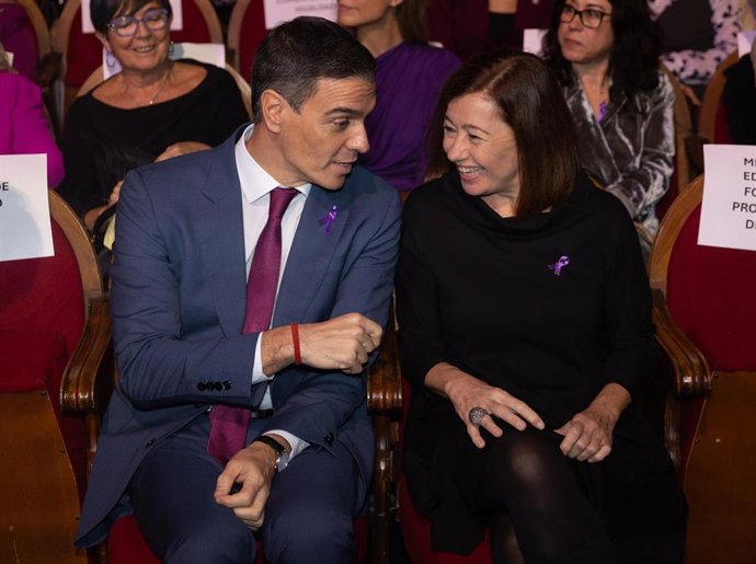 Archivo - El presidente del Gobierno, Pedro Sánchez y la presidenta del Congreso, Francina Armengol.