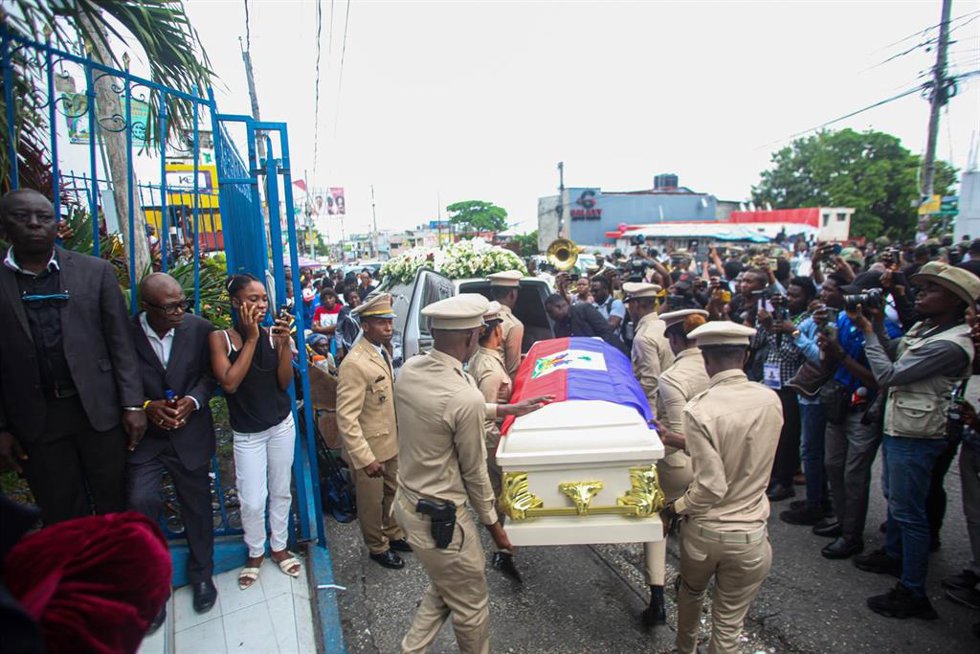 Funeral en Haití por dos militares fallecidos en un ataque de un grupo armado