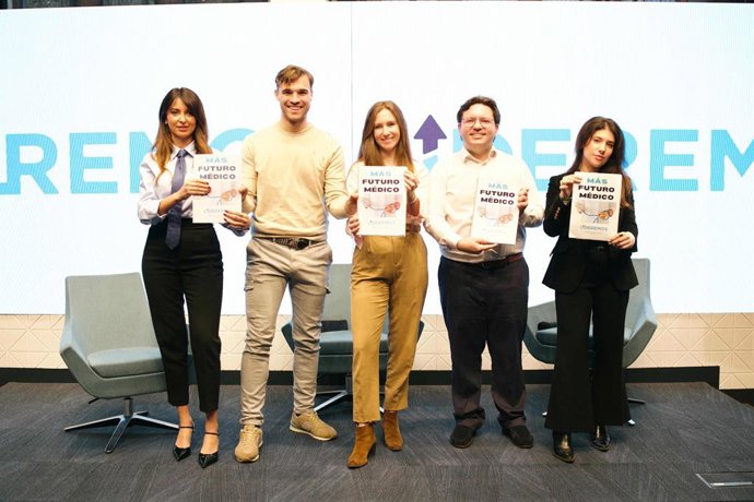 Representantes da plataforma jovem Lideremos, durante a apresentação do manifesto "Mais futuro médico".