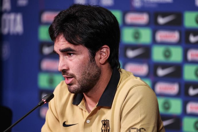 Archivo - El entrenador del Barça Femení, Pere Romeu, en una comparecencia de prensa