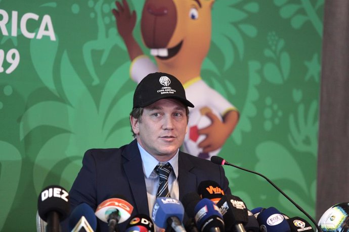 Archivo - 13 June 2019, Brazil, Sao Paulo: Alejandro Dominguez, President of the South American Football Confederation "CONMEBOL" speaks during a press conference for the latest preparations for the 2019 Copa America hosted by Brazil. Photo: Paulo Lopes/Z