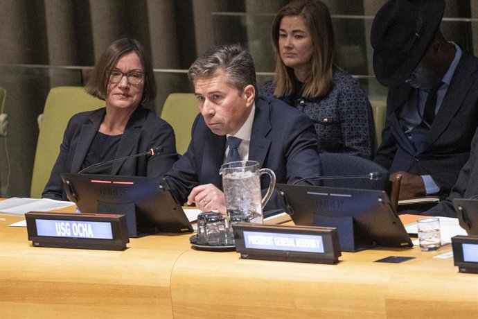 Archivo - 28 de janeiro de 2025, Nova York, Nova York, EUA: Tom Fletcher, subsecretário-geral para Assuntos Humanitários e Coordenador de Ajuda de Emergência (OCHA), fala durante reunião sobre o direito internacional humanitário na sede da ONU em Nova Yor