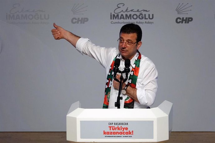 El alcalde de Estambul y miembro del partido opositor CHP, Ekrem Imamoglu