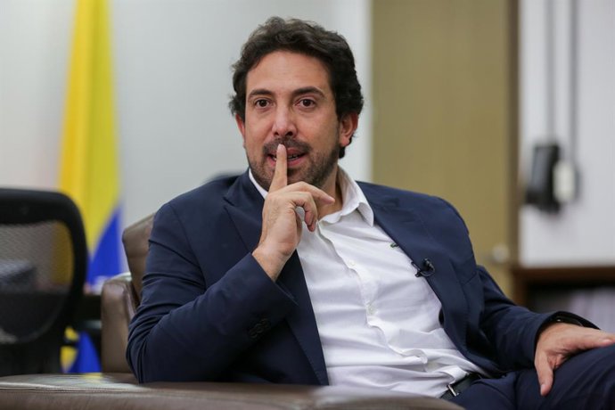 Archivo - Arquivo - 3 de fevereiro de 2025: Bogotá, 17 de dezembro de 2024. O novo ministro da Fazenda, Diego Guevara, em uma entrevista para o El Tiempo. Foto: Cesar Melgarejo/ El Tiempo @cesarmelgarejoa. Crédito: CEET Fotógrafo: CESAR MELGAREJO