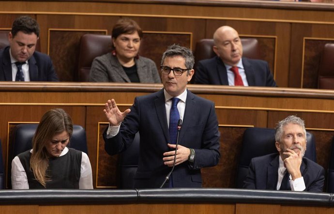 El ministro de la Presidencia, Relaciones con las Cortes y Justicia, Félix Bolaños, interviene durante un pleno en el Congreso de los Diputados, a 12 de marzo de 2025, en Madrid (España). 