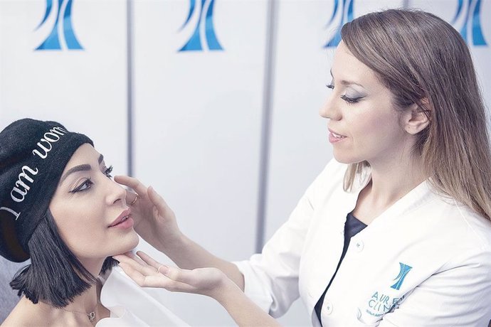 Sevilla se convierte en referencia de lifting mínimamente invasivo con Aqualift+.