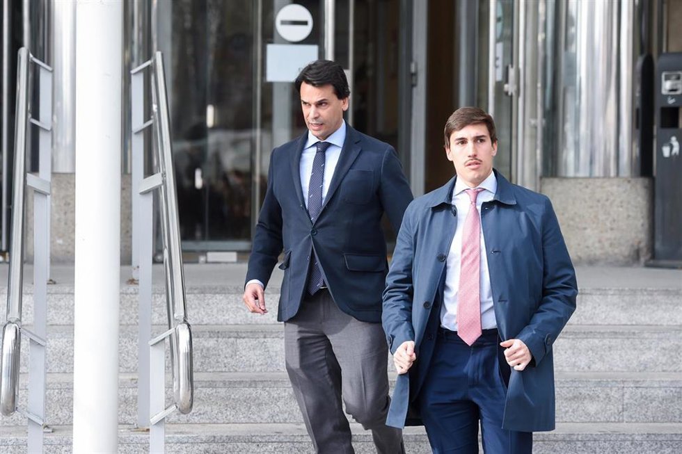 La pareja de la presidenta de la Comunidad de Madrid, Alberto González Amador, sale de declarar a los juzgados de Plaza de Castilla