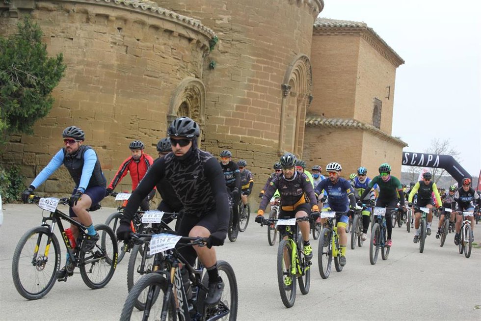 Un grupo de 'bikers' en una edición anterior de la BTT Maratón Sijena.