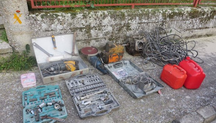 Cuatro detenidos por robar herramientas y material de una nave industrial en Ledesma (Salamanca).