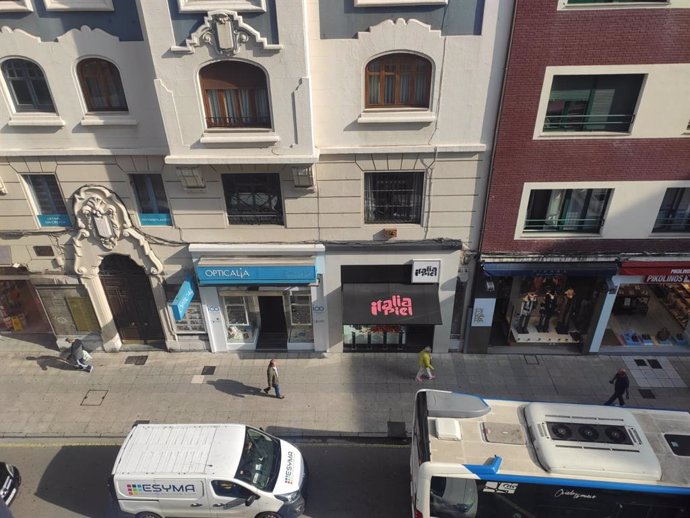 Archivo - Calle en Oviedo.