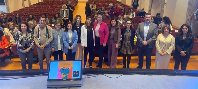 Autoridades en la celebración del Día Mundial del Trabajo Social