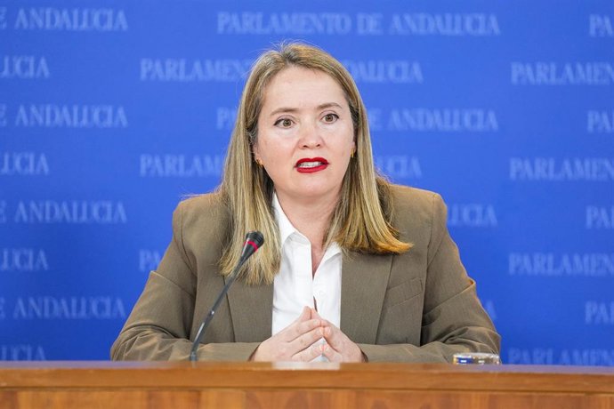 La portavoz adjunta del Grupo Parlamentario Socialista, Alicia Murillo, durante la ronda de ruedas de prensa de portavoces de los grupos parlamentarios en el Parlamento de Andalucía, a 19 de marzo de 2025 en Sevilla (Andalucía, España). Los portavoces de 
