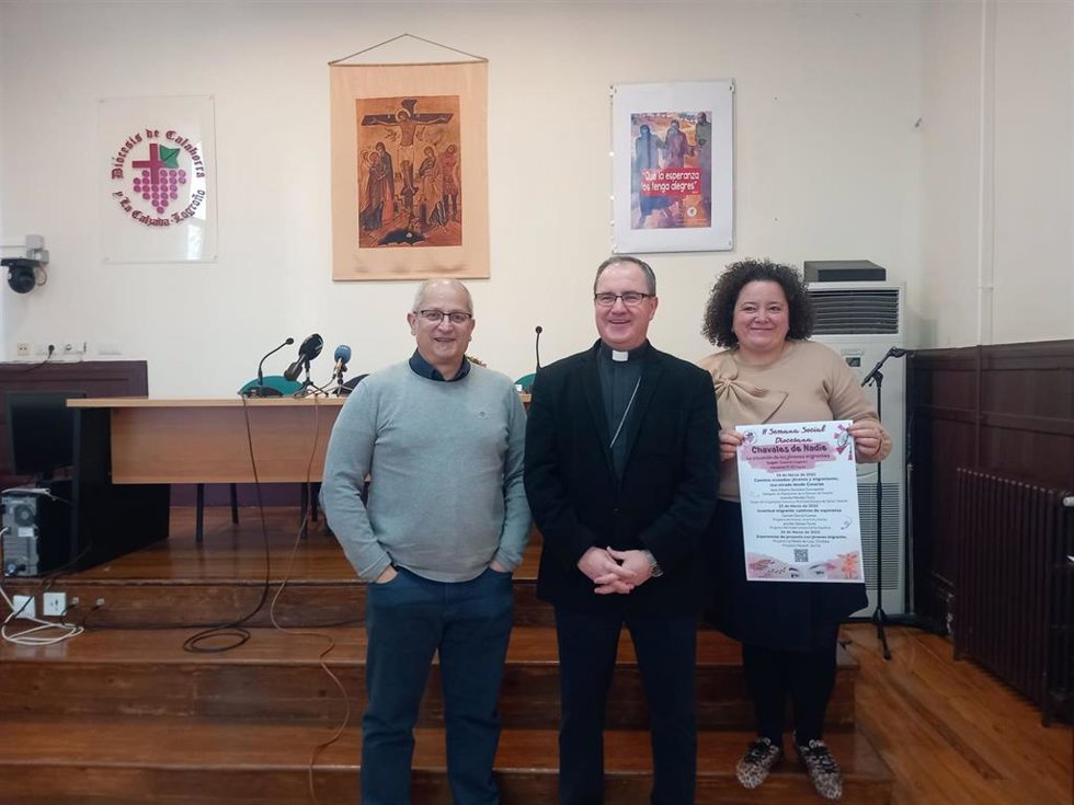 El obispo, junto a coordinadores de Cáritas, presentan las Jornadas