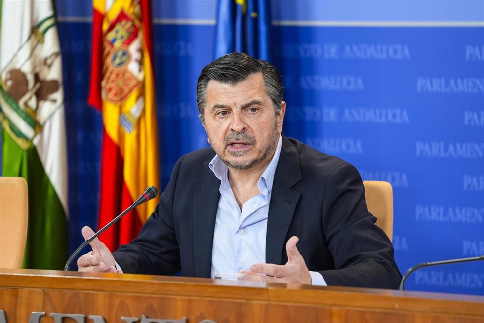 El portavoz del Grupo Parlamentario Popular, Toni Martín, este miércoles en rueda de prensa.