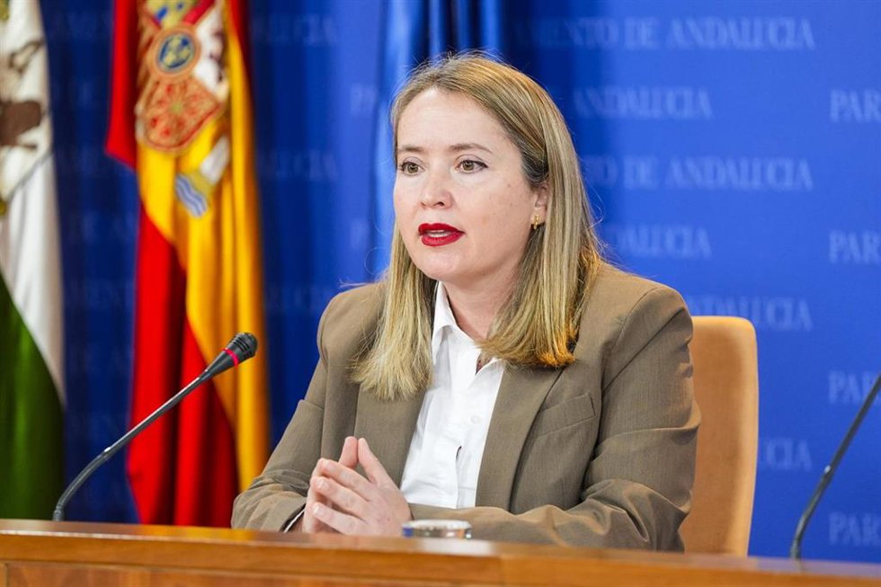 La portavoz adjunta del Grupo Parlamentario Socialista, Alicia Murillo, durante la ronda de ruedas de prensa de portavoces de los grupos parlamentarios en el Parlamento de Andalucía, a 19 de marzo de 2025 en Sevilla (Andalucía, España). Los portavoces d