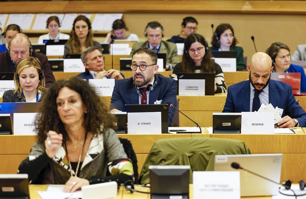 El consejero de Vivienda y Agenda Urbana del Gobierno Vasco, Denis Itxaso, participa como ponente en una jornada organizada por la Comisión de Desarrollo Regional (REGI) y la Comisión de Empleo y Asuntos Sociales del Parlamento Europeo