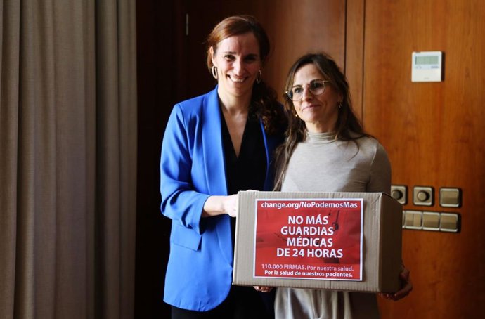 Imagem da reunião entre Mónica García e Tamara Contreras.