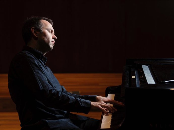 Archivo - Eldar Nebolsin participará en uina nueva cita del ciclo Diálogos Concertantes en El Maestranza.