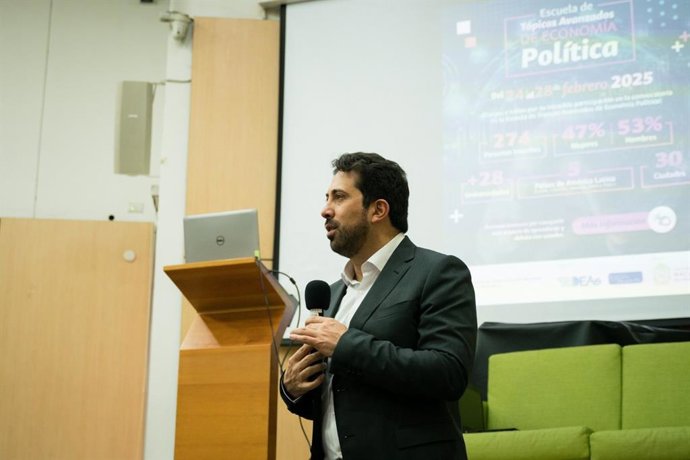 El saliente ministro de Hacienda de Colombia, Diego Guevara