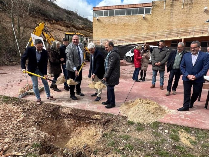 Puesta de la primera piedra de una escuela infantil de ámbito comarcal que ha impulsado el Ayuntamiento de Brihuega.