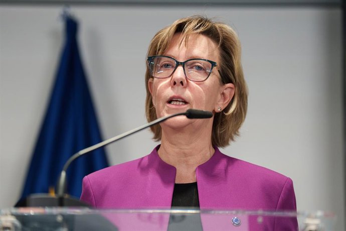 El ministro de Economía, Comercio y Empresa, Carlos Cuerpo, atiende a la prensa en el Ministerio de Economía, Comercio y Empresa, a 13 de marzo de 2025, en Madrid (España). La reunión se ha producido para tratar las iniciativas del Laboratorio de Competit