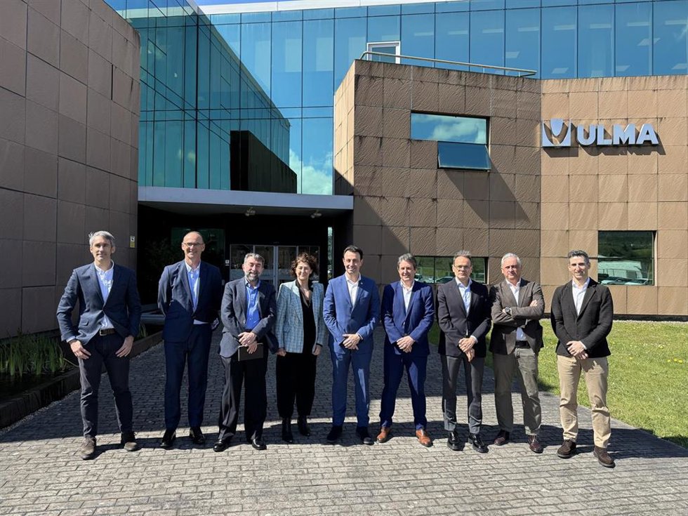 El vicelehendakari y consejero de Economía, Trabajo y Empleo, Mikel Torres, visita en Oñati el grupo ULMA