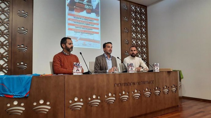 El diputado de Cultura, Deportes y Juventud de la Diputación de Badajoz participa en la presentación del circuito 'Badajoz Race' 2025.