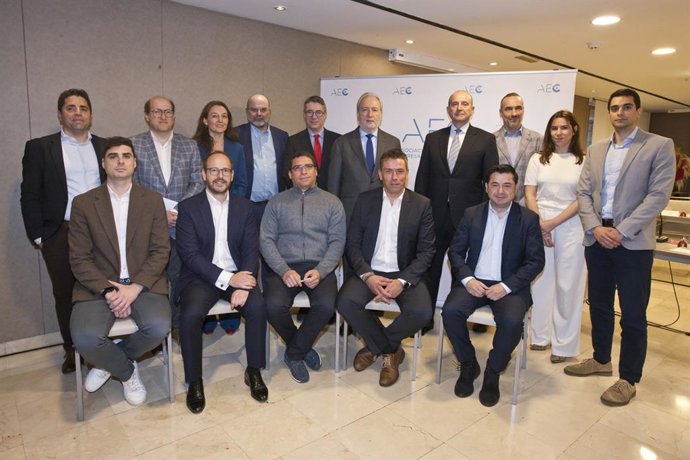 La Asociación Española de Empresas de Consultoría (AEC) ha celebrado una jornada informativa con expertos de sus 13 compañías asociadas para dar a conocer casos reales de implementación de inteligencia artificial.